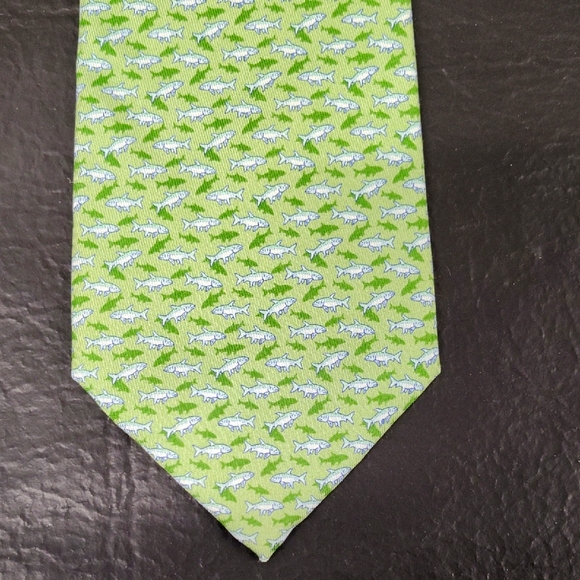 Vineyard Vines Other - VINEYARD VINES MEN'S MINT GREEN MINI SHARKS TIE MARTHAS VINEYARD Necktie